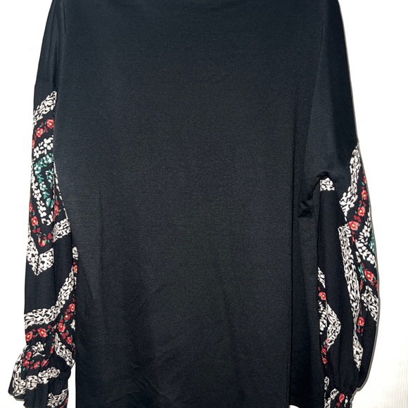 Aztec printed sleeve top - Picture 2 of 4